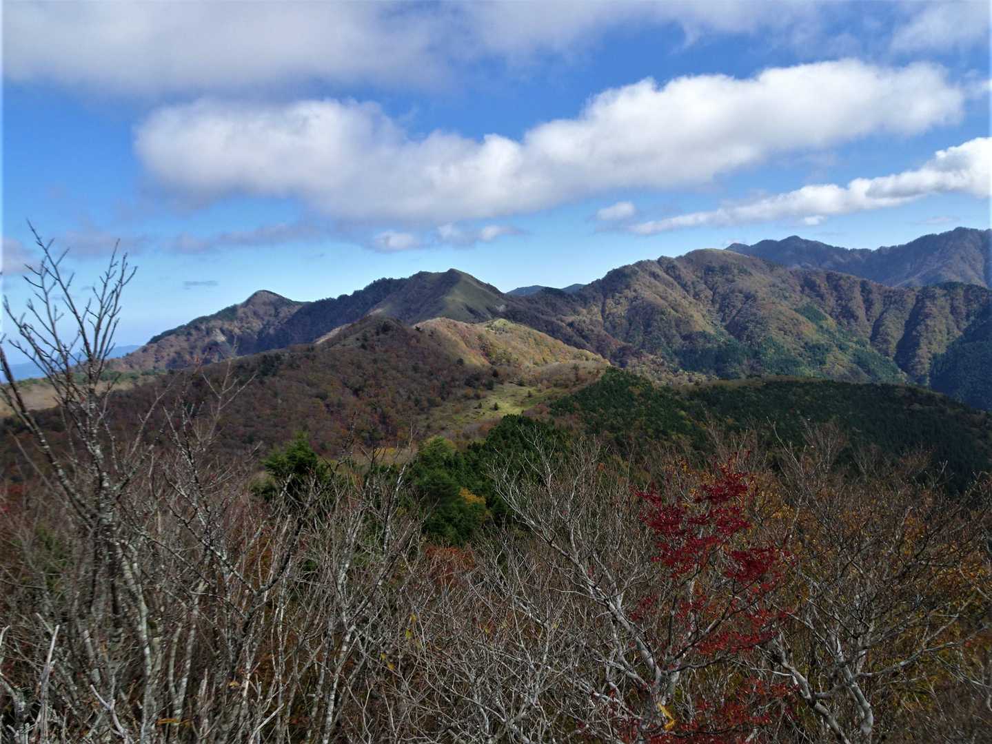 歩いてきた山並み