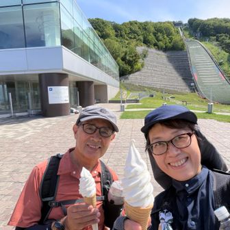 大倉山を下りて函館牛乳ソフトクリーム