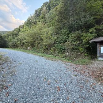 ここまで車で来ることが出来る（ここから駒ヶ根高原スキー場駐車場まで徒歩50分）