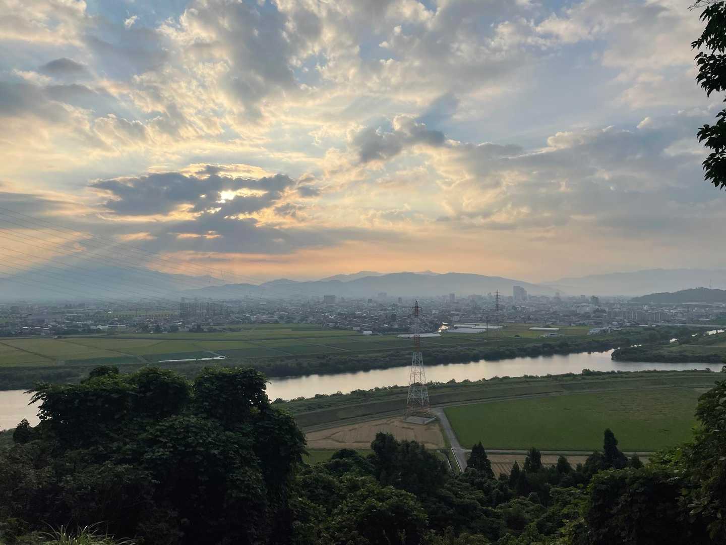 今日の日の出は５時２５分でした🌞