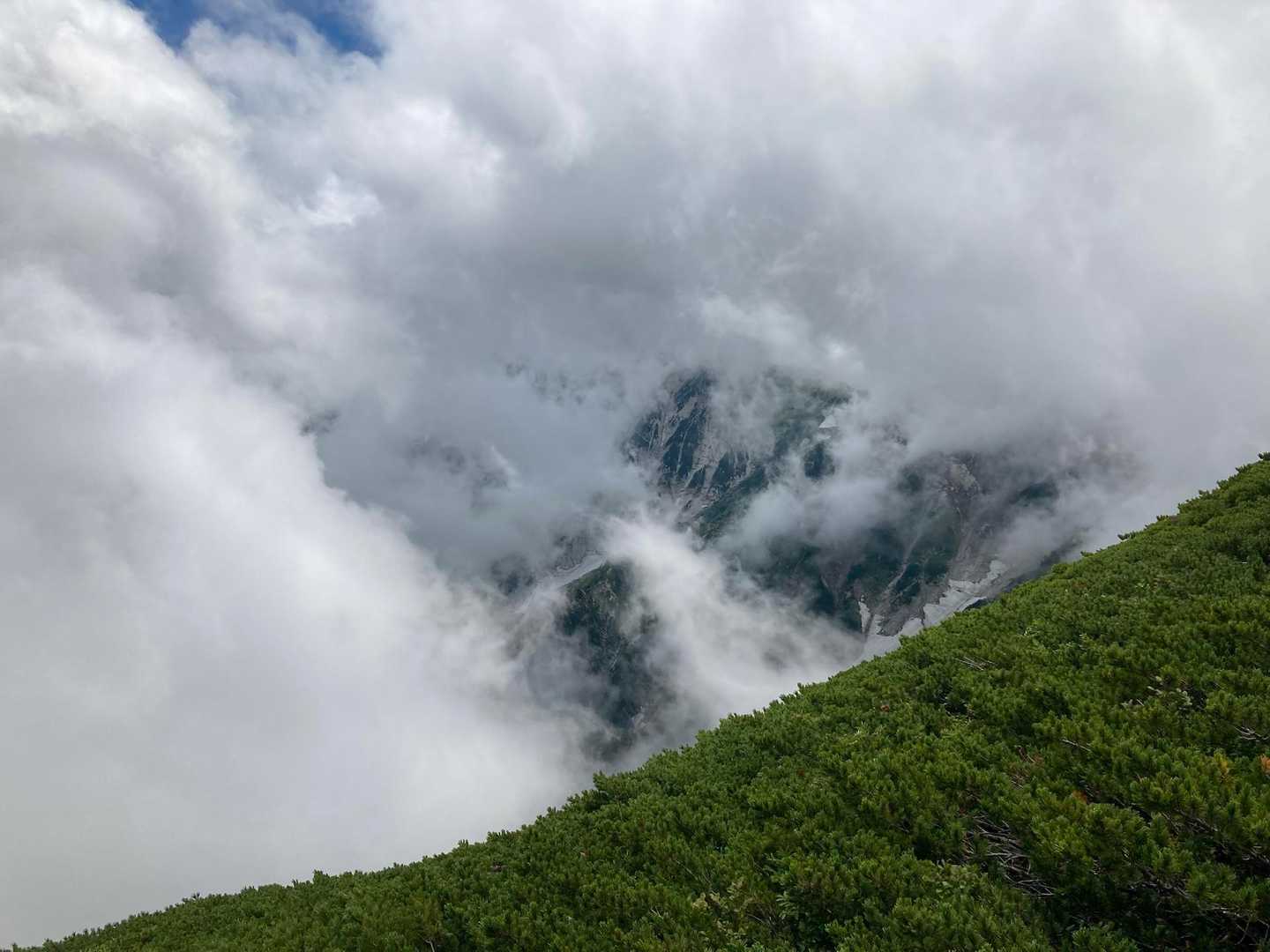 白馬岳、なかなか姿を見せてくれませんでした