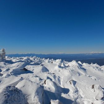 シュカブラと御嶽。どこ見ても絶景と青空