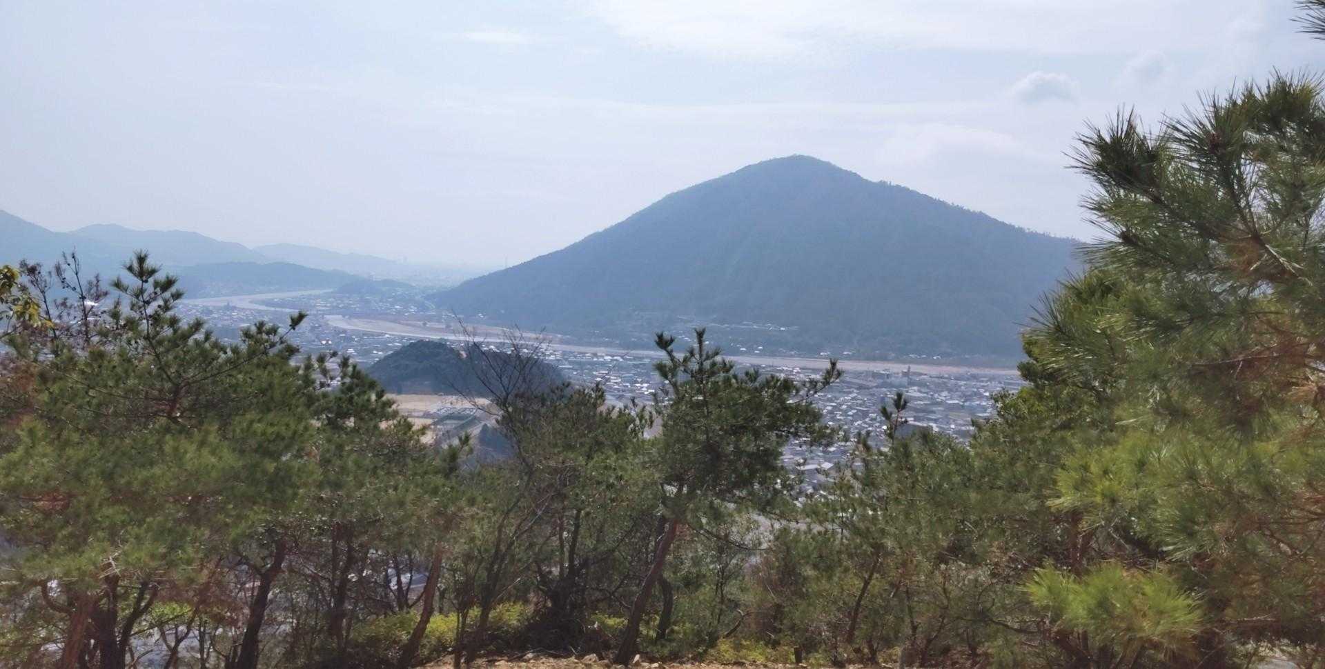 途中の眺望😊
目の前に阿武山！！