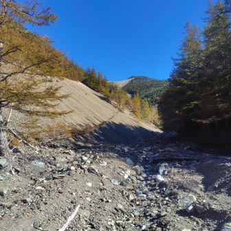 難所を越えた先の崩落地