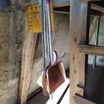箒2個、ちりとり