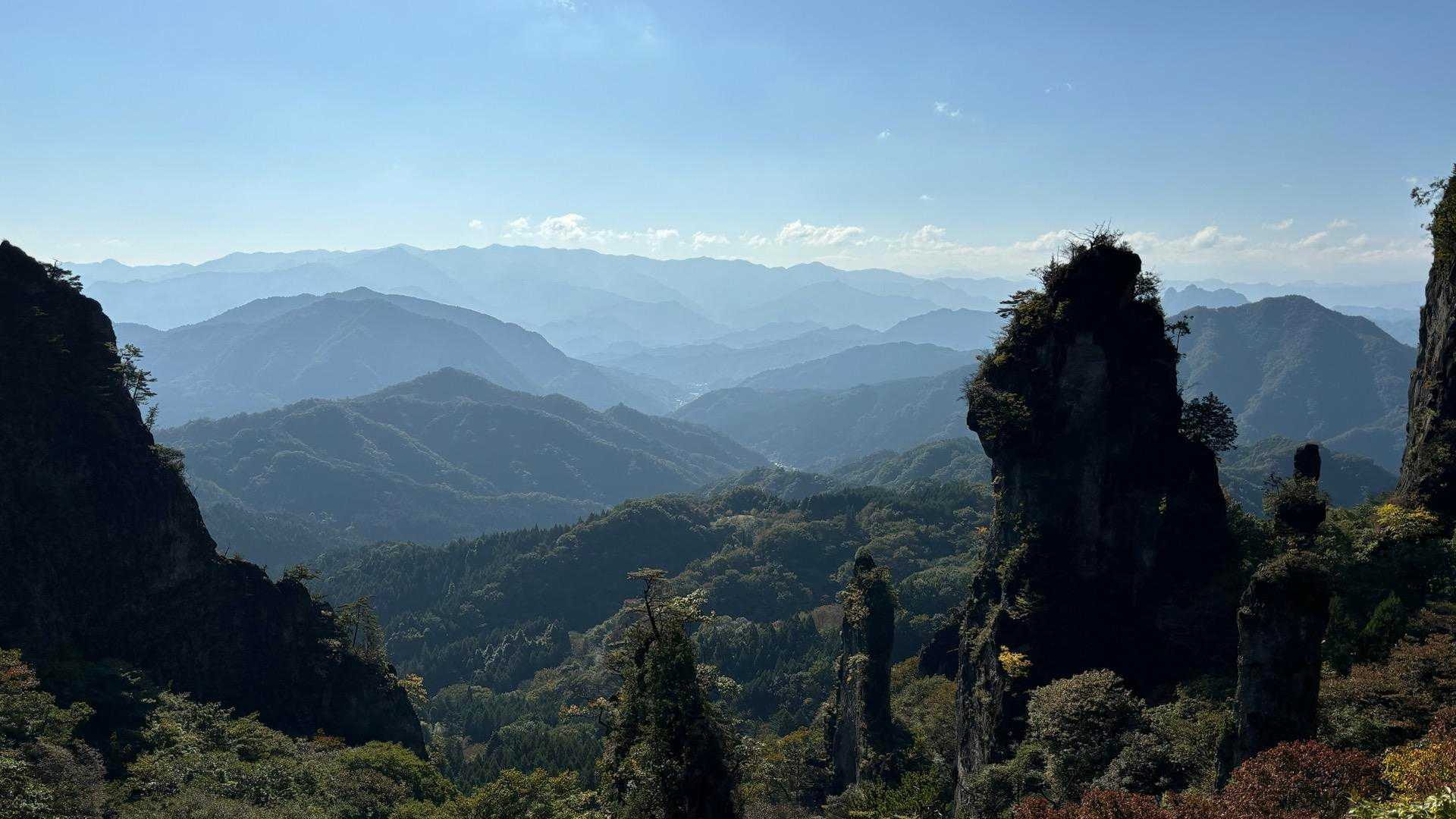 石門の横からの眺め　結局この先は行けずに戻ってきました。