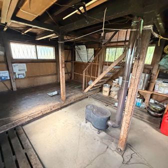 山荘内
道具も色々ありました
外にトイレもあります