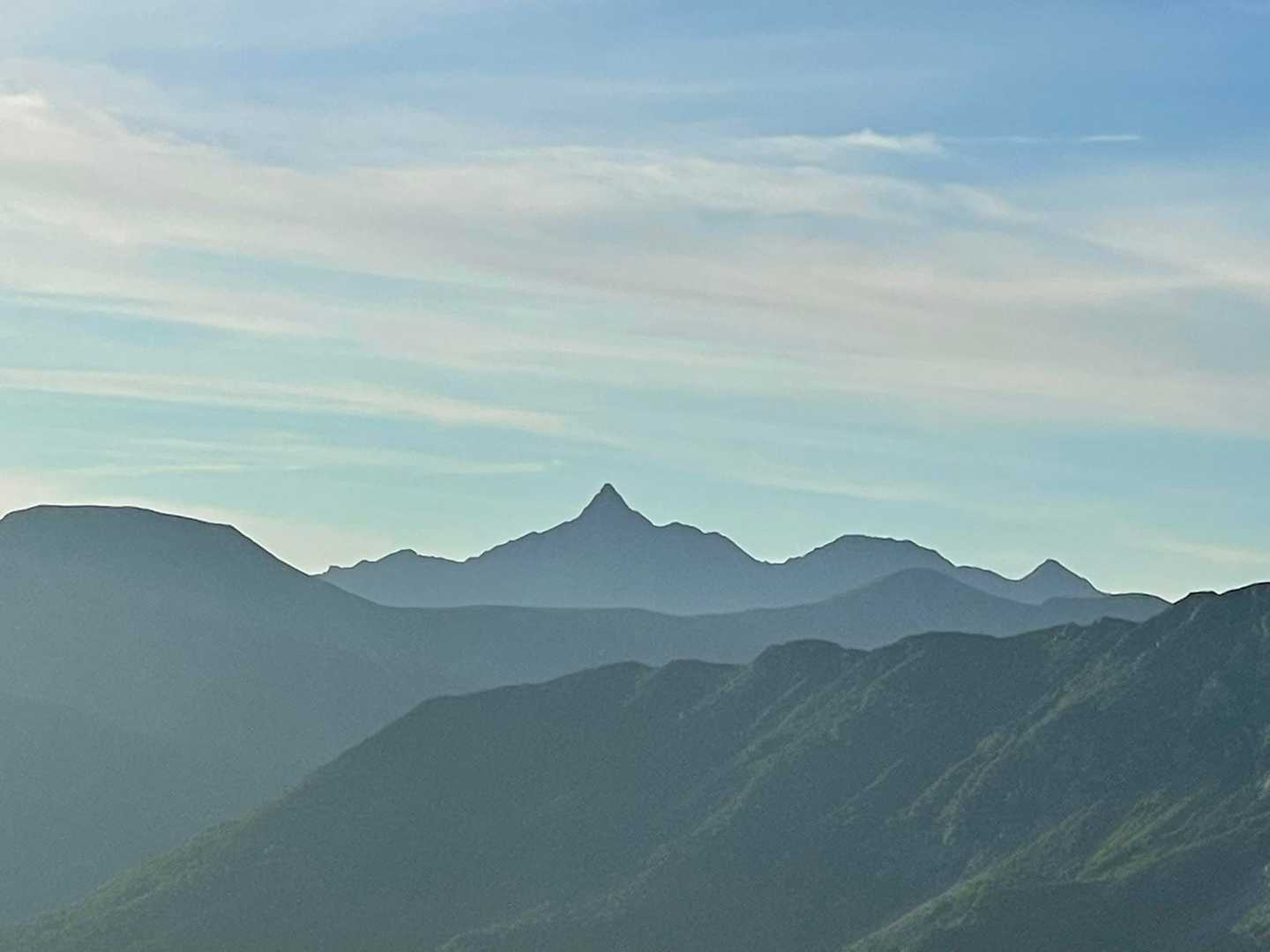 槍ヶ岳もお目覚め。
