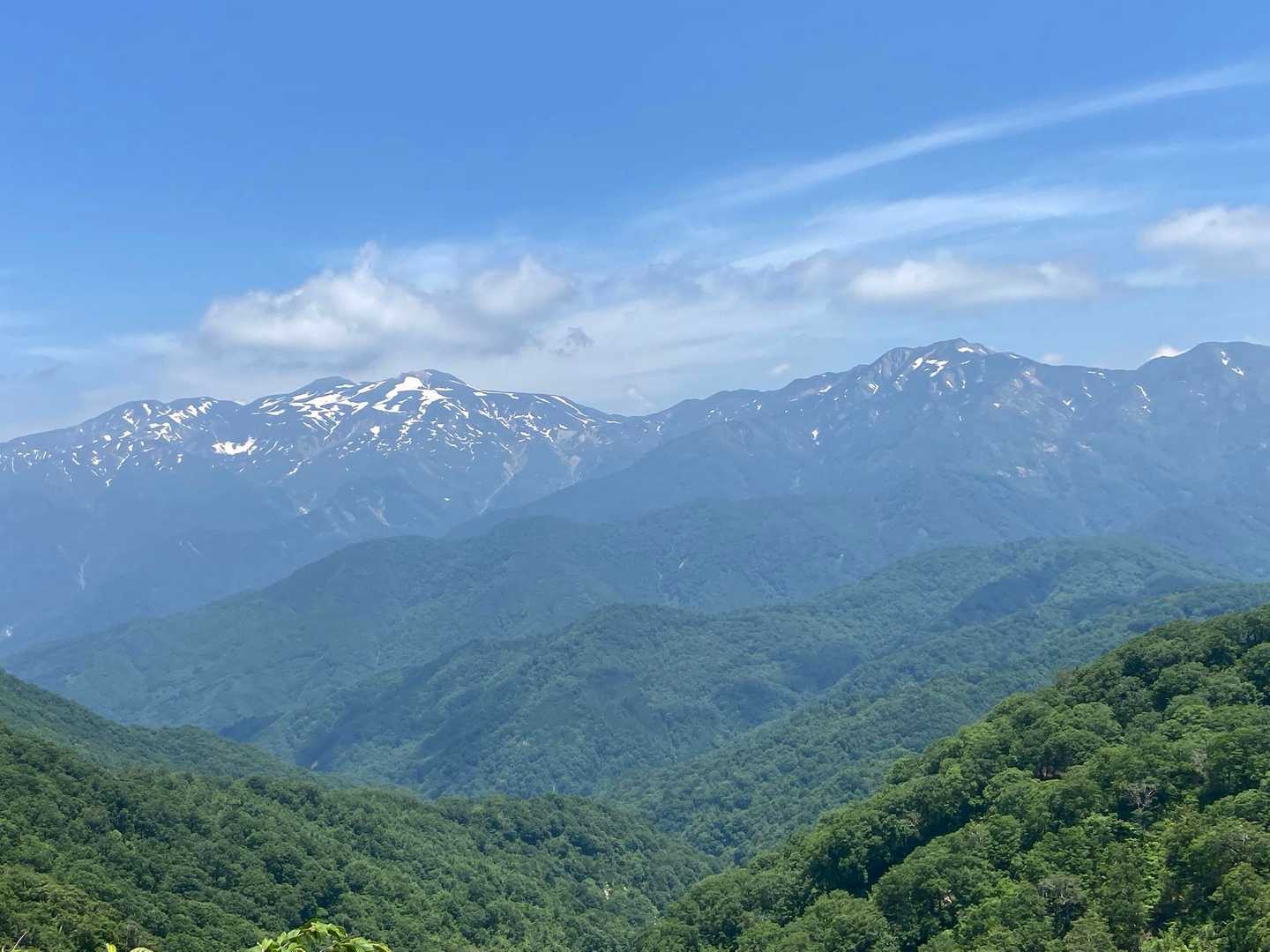時折、白山、別山が顔を出します😍
疲れ吹き飛ぶ〜🎶