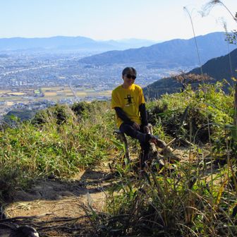 気分よく自撮り‼️背景に完敗だけどー 😆
