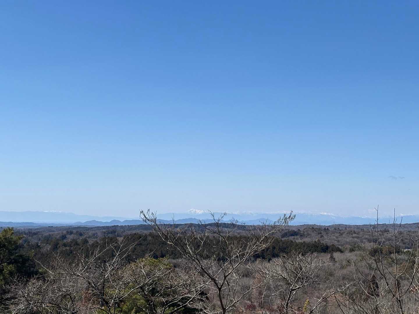 伊吹山の手前に池田山。その手前にうち🏡
ローン残あと13年かー…😑