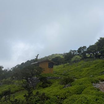 藤原山荘横のトイレ