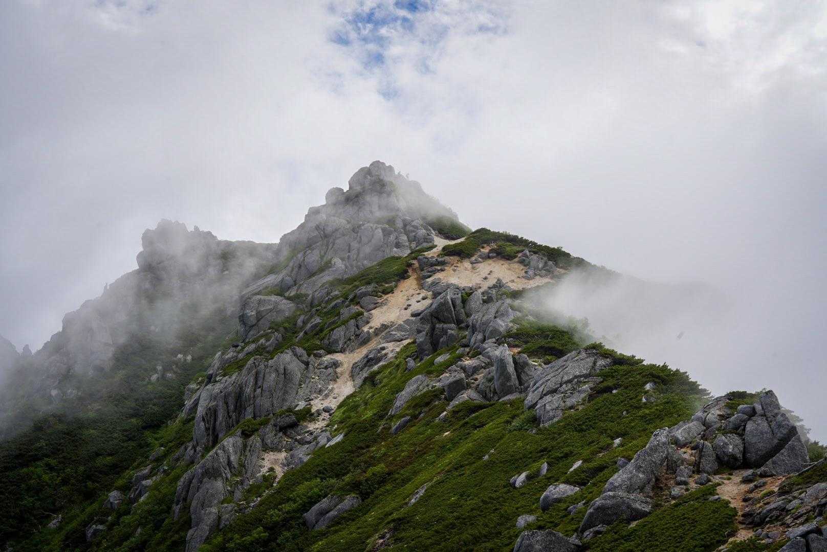 ゲート-伊奈川ダム登山口-越百山-仙涯嶺-南駒ヶ岳 周回コースの写真