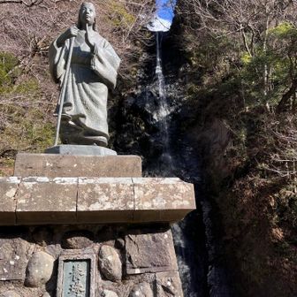 白糸の滝の高さがエグい