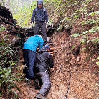 登りやすい登山道の秘密😭