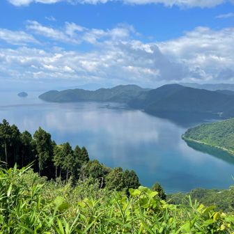 山頂到着❗️三等三角点
相変わらず琵琶湖は壮大✨