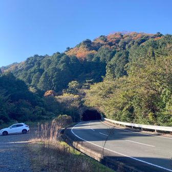 大山トンネル北口の手前に駐車場・・・その手前に