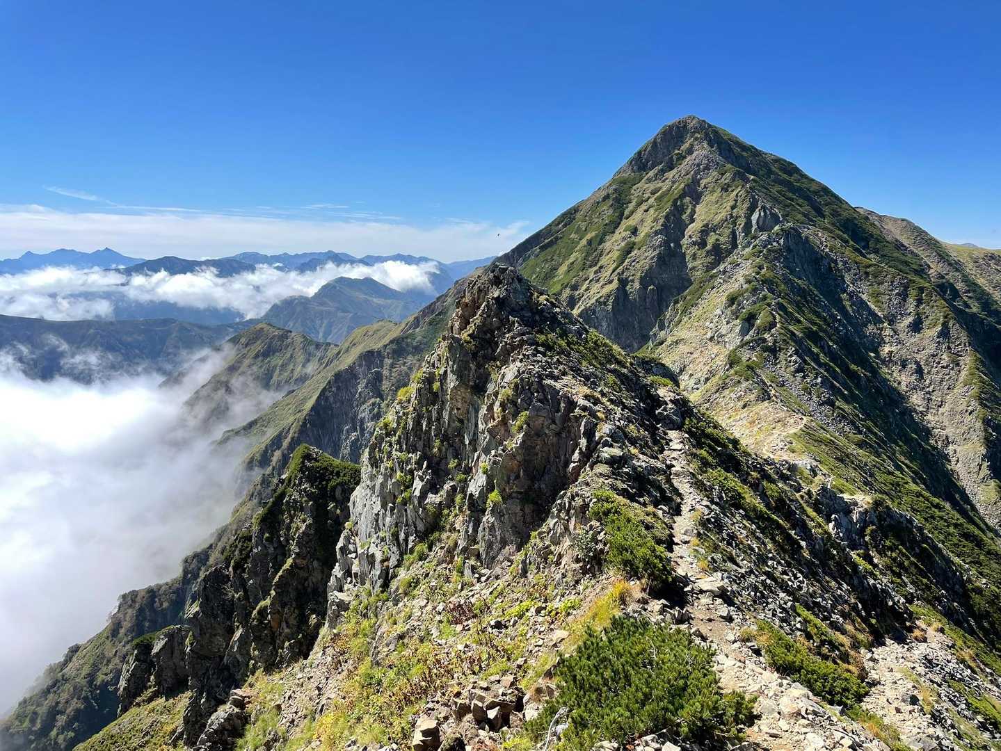 五竜岳-北尾根の頭-鹿島槍ヶ岳-鹿島槍ヶ岳-布引山 縦走コースの写真
