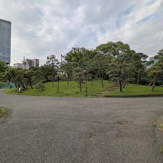 日比谷公園内の三笠山