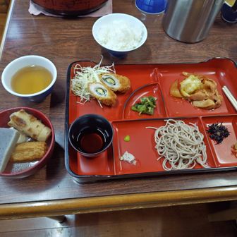 この日の泊まり客は７人
のんびりと夕食
この後、お風呂に入って爆睡