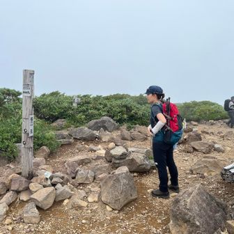 横岳から大焼砂へ