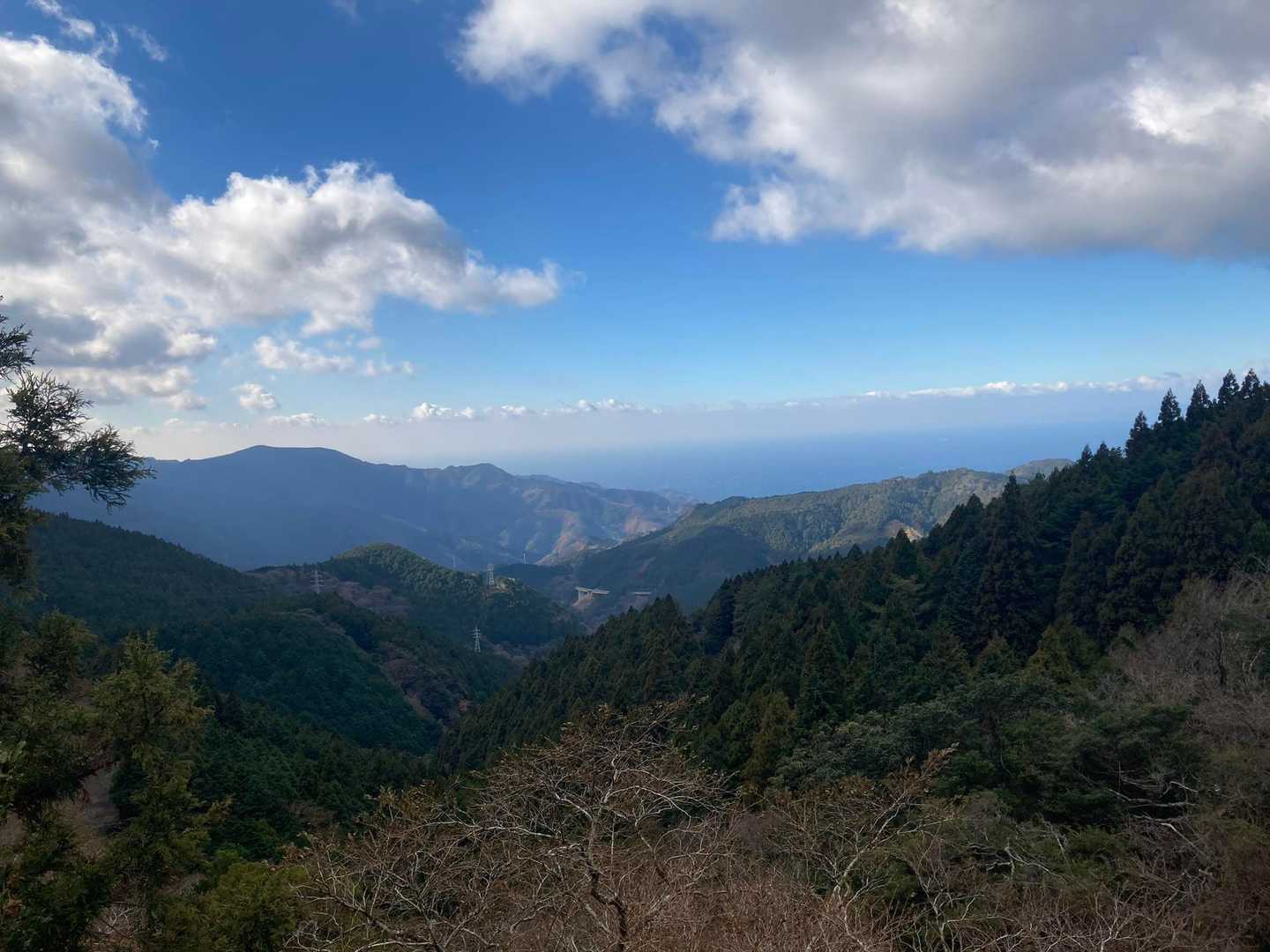 大曲茶屋バス停-伽藍山-古稀山-達磨山-金冠山 縦走コースの写真