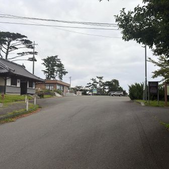 半造駐車場