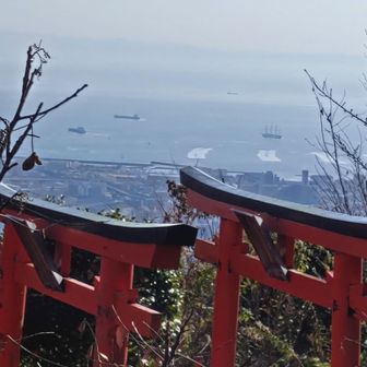帆船が浮かんでいますね⛵️