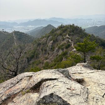 きついが素晴らしい眺望を楽しみながら、つづく