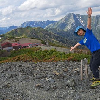 長塀尾根で、めっちゃへろへろやったのに…
蝶ヶ岳ヒュッテ見たら元気出た❗
