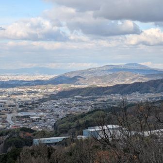 生駒山から六甲山まで、きれいに見えた。
ここは眺望👍️