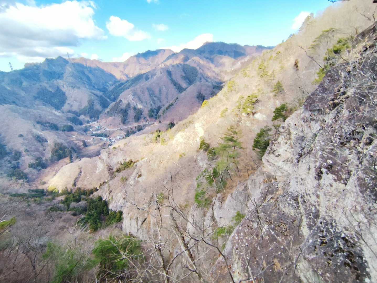 九十九谷の岩壁群は見応えある絶景です😊