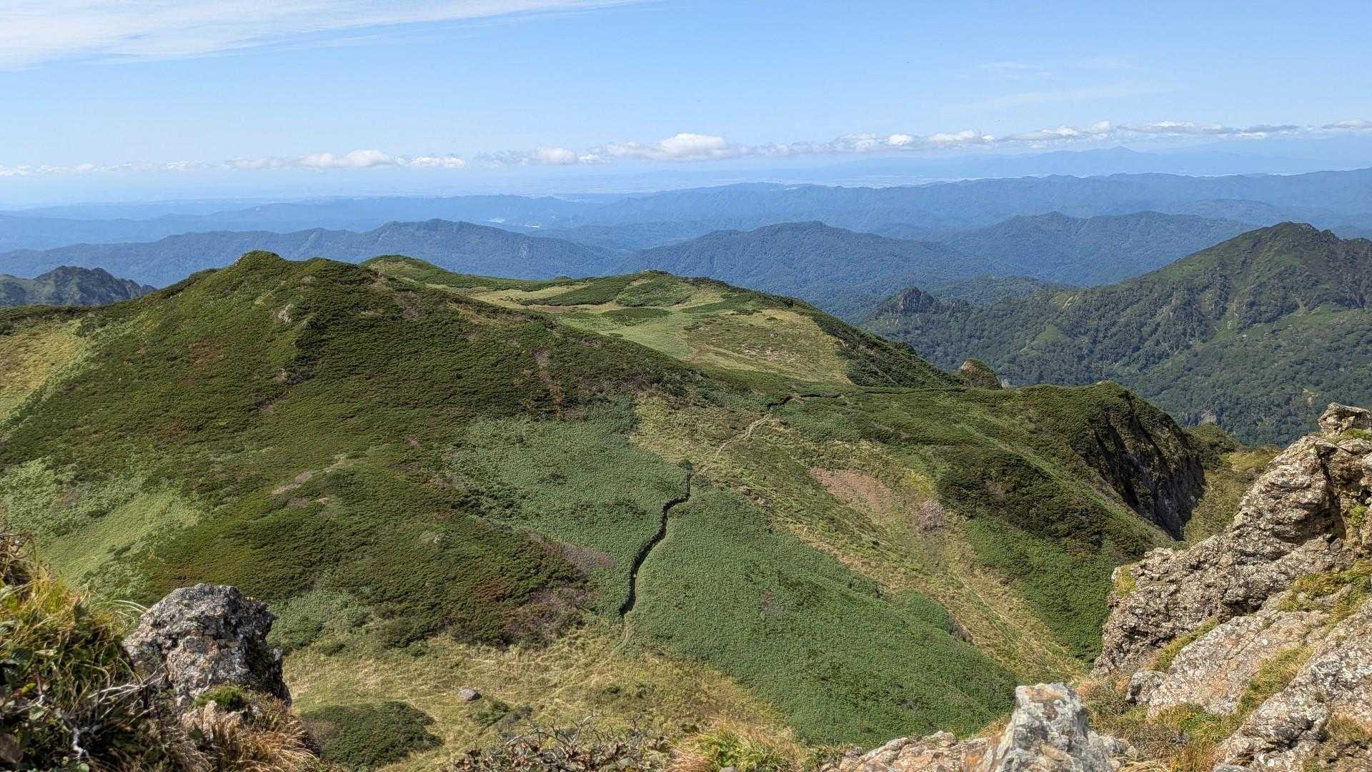 旧道登山口-芦別岳-雲峰山-半面山 縦走コースの写真