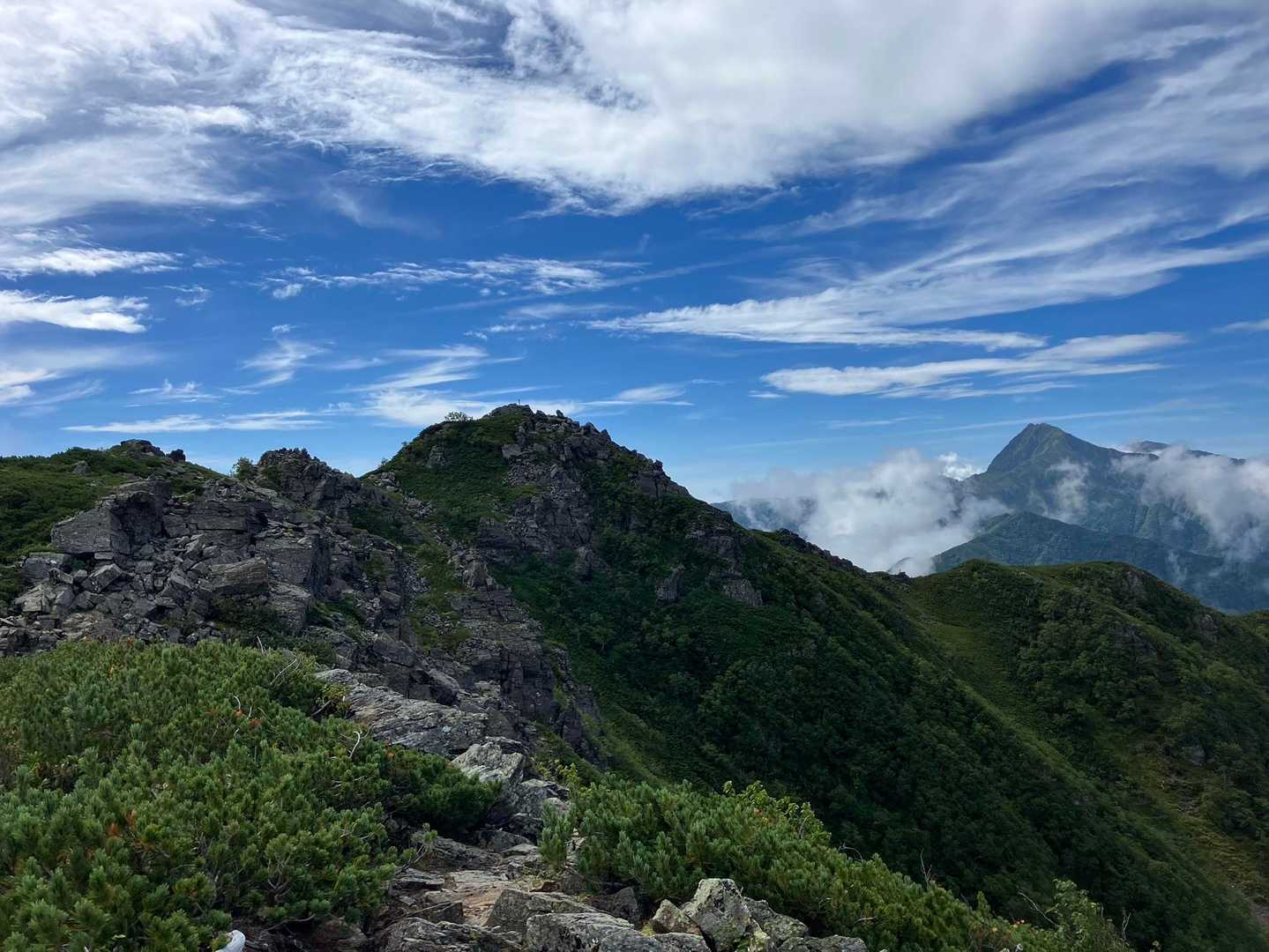 栗沢山からアサヨ峰まで1時間弱