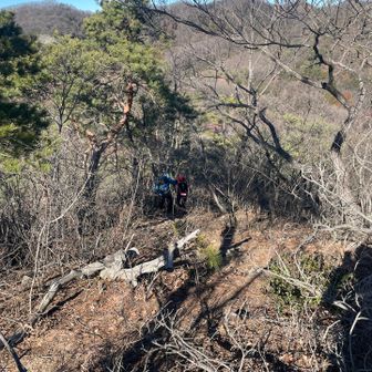 結構登って山頂⛰️
T氏を待つ😂😂😂