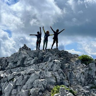 普段ソロが多いので、かしまし三姉妹の山旅は賑やかで大変さも感動も分け合えてとっても楽しかった♪♪

あずみのちゃん達や旅の途中の出会いにも感謝です！

みんみん、oimoちゃん、ありがとう
😊お疲れ山でした♪♪