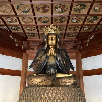 大日如来

五郎丸のポーズをしていると有名になった仏像ですが、今では「五郎丸」ってだれ？かな😅