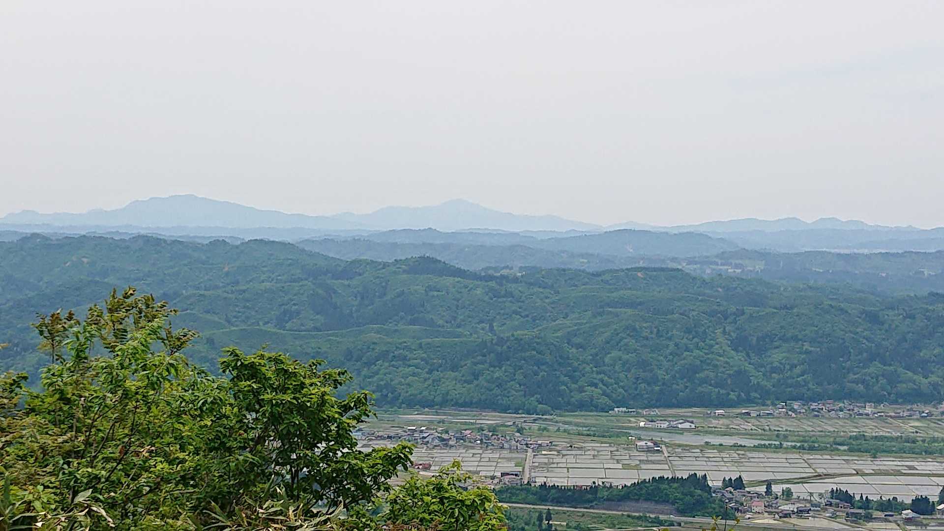 刈羽三山でも見て考えるかな
(刈羽黒姫 米山 八石山)