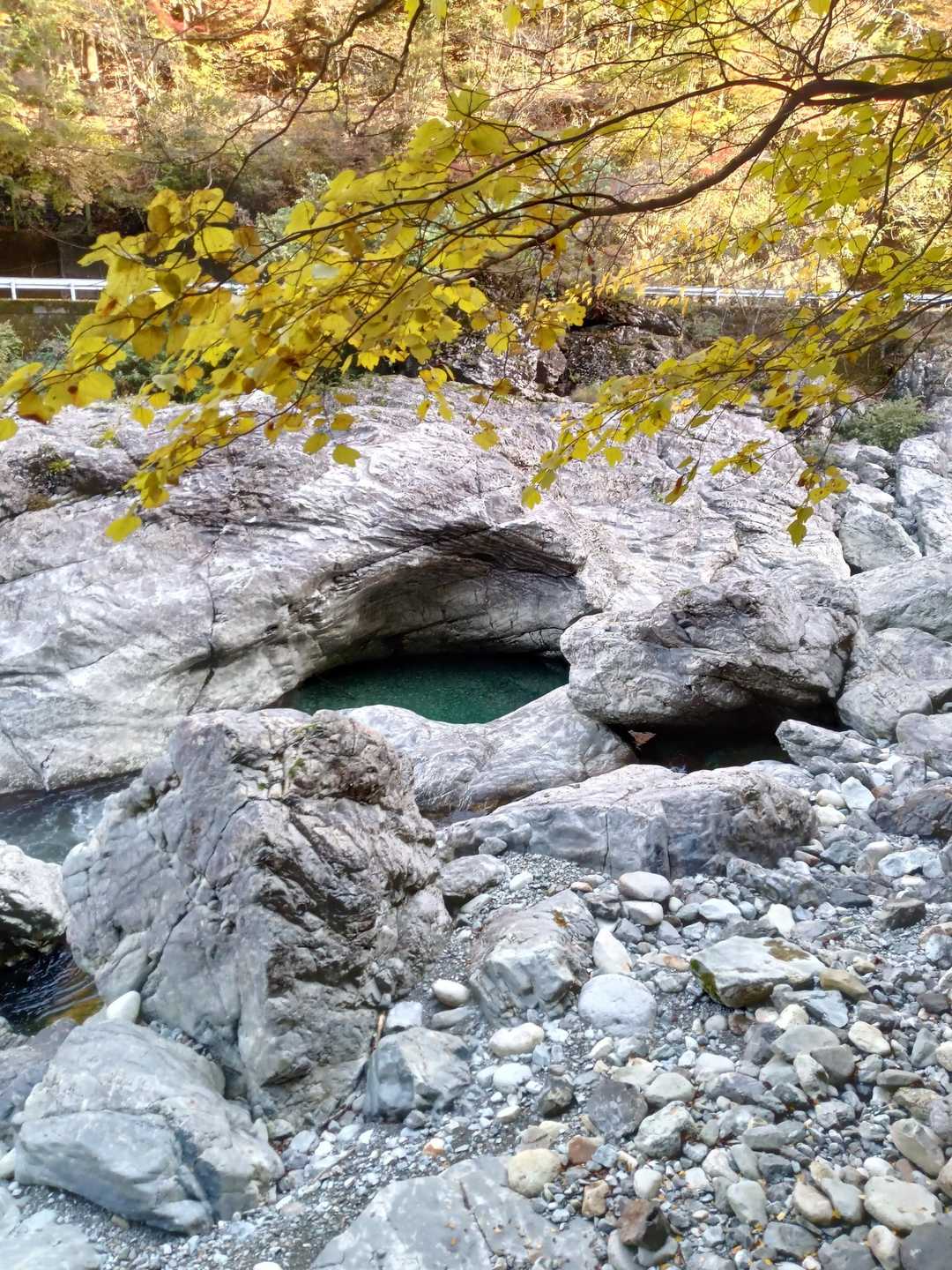 【みたらい渓谷】世界遺産の山懐を流れる滝と清流に癒されるの写真