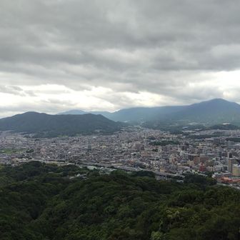 どんよりとした空。