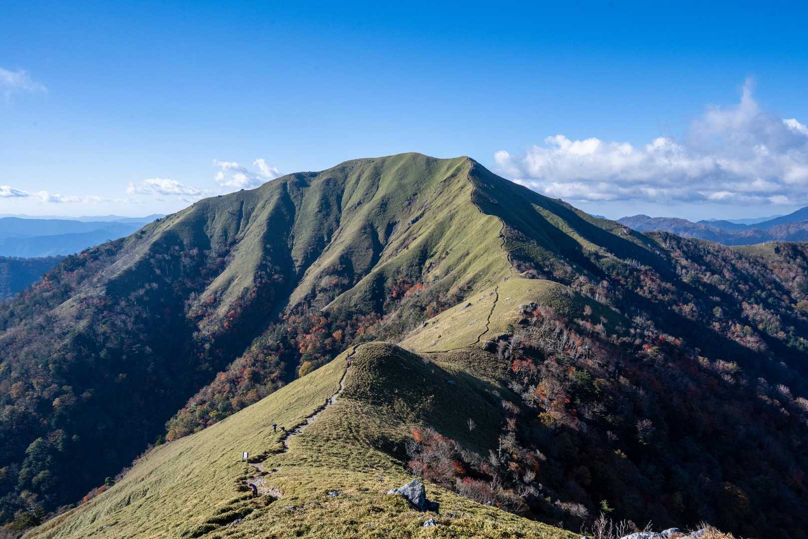 見ノ越登山口-剣山-ジロウギュウ峠-次郎笈-丸石 縦走コースの写真