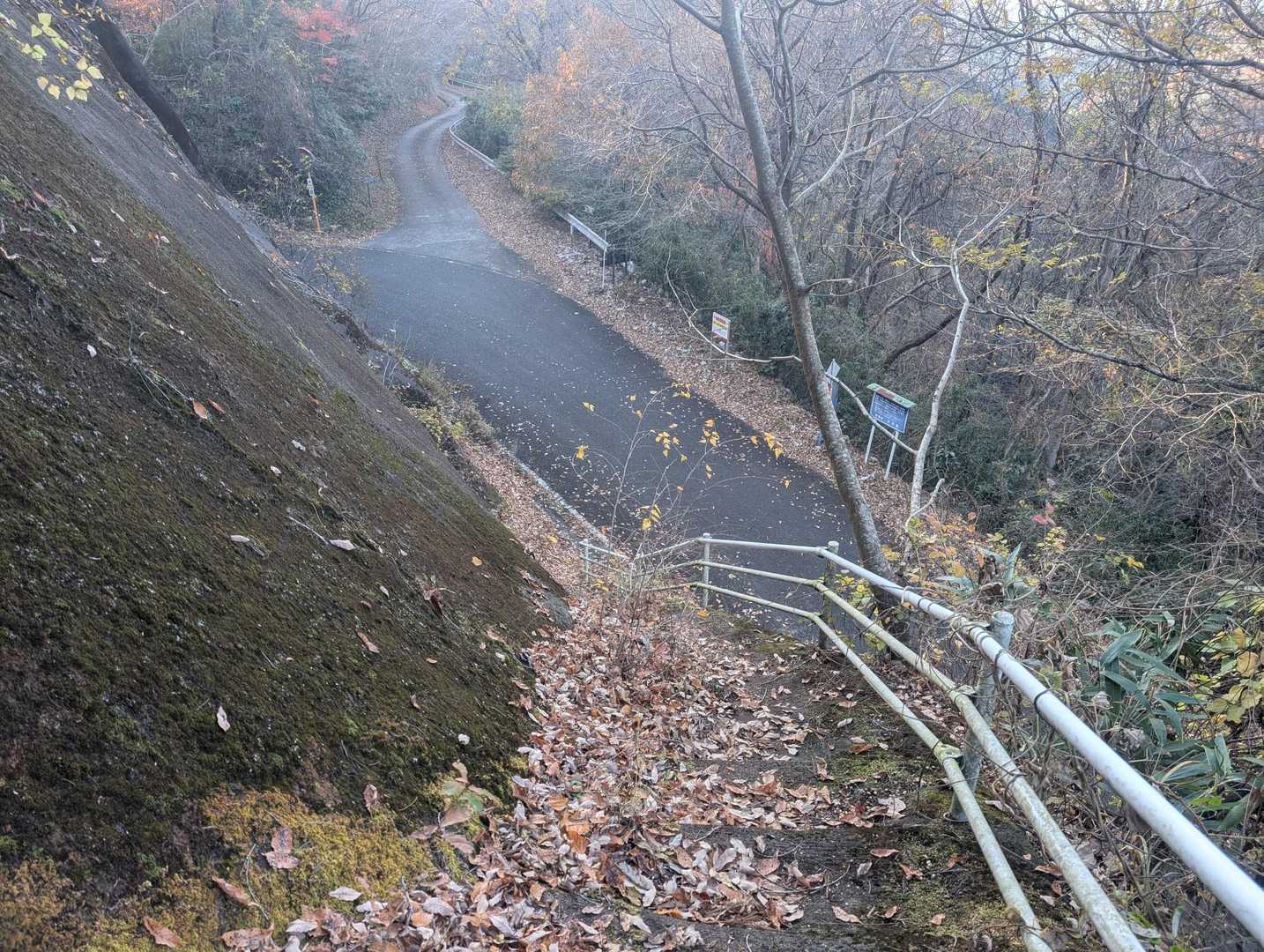 着いた〰️


奥久慈の山はやっぱりおもしろい‼️
今日もありがとうございました
🍁😊🍁

