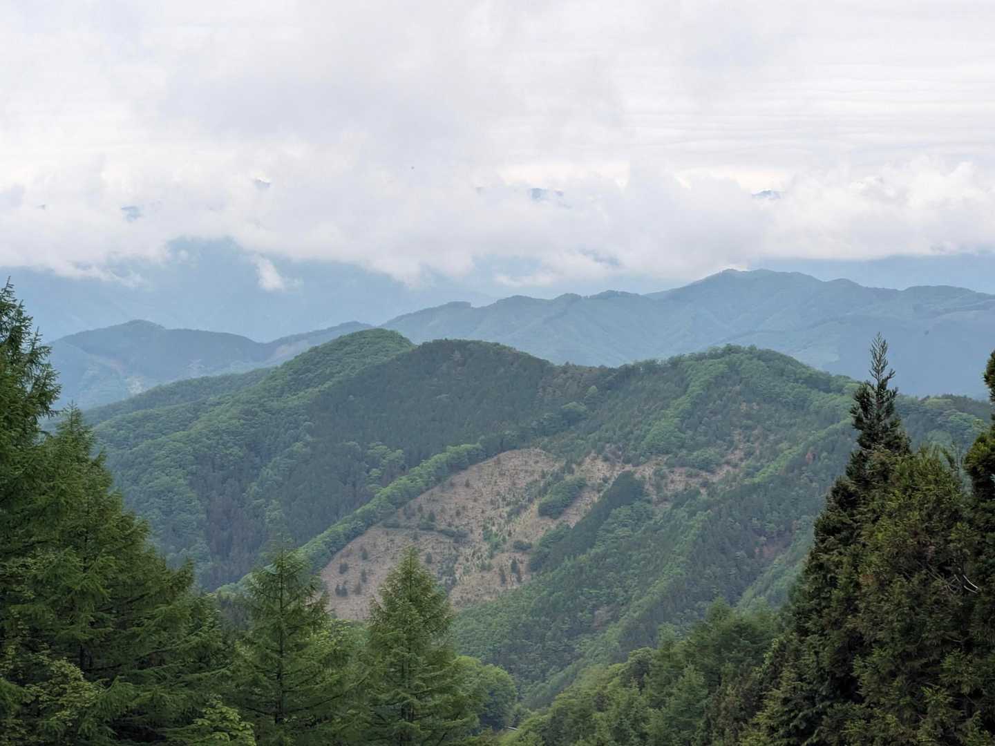 景色の良いところ
あちらの標高の高い山は雲海が見えてるんだろうなぁー🫡