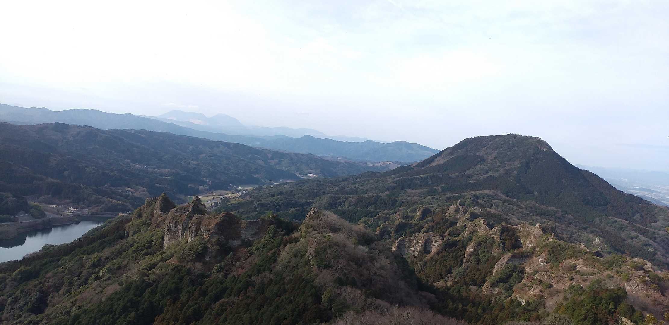 おお～、遠くに由布岳が見えます