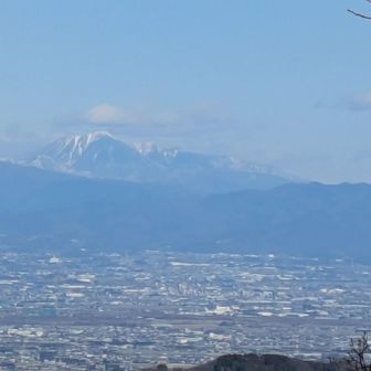 あれは、、、
もしかしたら 
男体山
