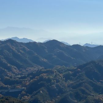 
左上にうっすら石鎚山⛰️が見える
素敵だ💓

写真では伝わらないけど、雲の上の石鎚はとても綺麗で神々しい🤩
