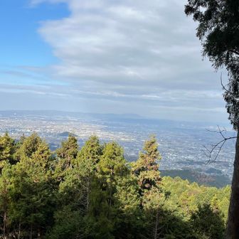 裏手の展望所から