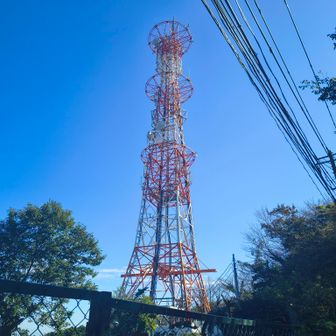 円海山のアンテナ塔。