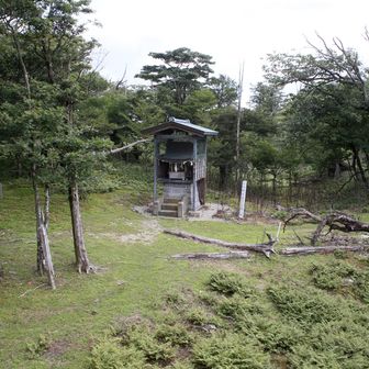 三池神社で今日三人目のハイカーさんとすれ違いました！