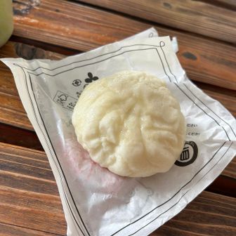 んなわけなかろう
冷え冷えのビチョビチョだった💦
止まって手袋外して休憩したら一瞬で手も体も冷えちゃうから、やっとこさここで休憩